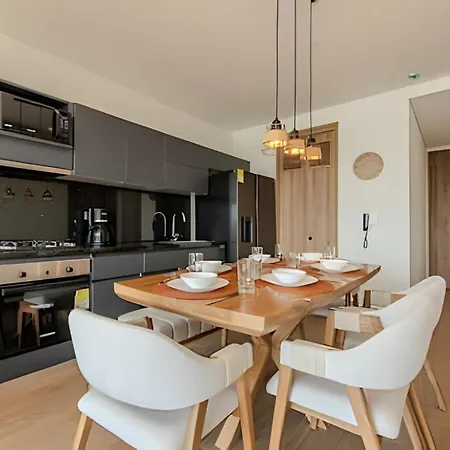 Apartamento Lujoso Y Nuevo Cerca Al Centro/ Piscina Panorámica *
