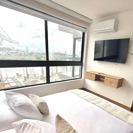 Lujoso Y Nuevo Cerca Al Centro/ Piscina Panorámica Apartamento *
